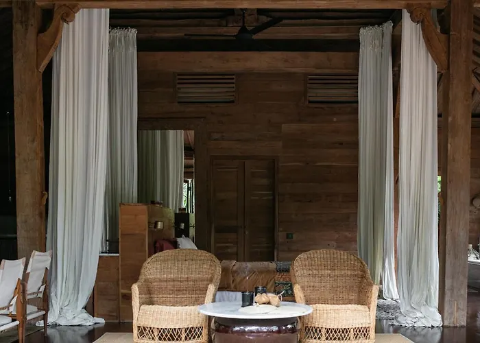Joglo Manis Villa